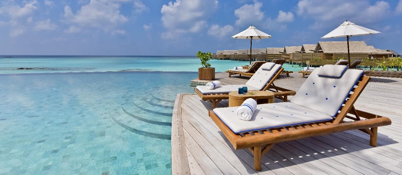 Luxury resort with infinity pool and ocean view